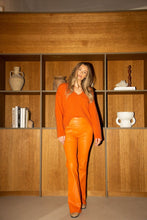 Afbeelding in Gallery-weergave laden, AMAYA AMSTERDAM Hazel Knitted V-neck Orange

