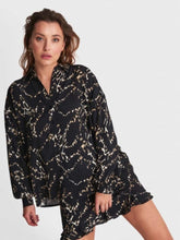 Afbeelding in Gallery-weergave laden, Alix the Label Animal Lines Oversized Blouse
