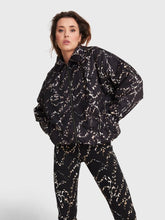 Afbeelding in Gallery-weergave laden, Alix the Label Oversized Animal Padded Bomber

