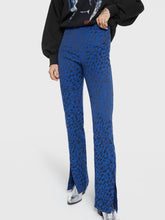Afbeelding in Gallery-weergave laden, Alix the Label Sketchy Animal Flared Pants
