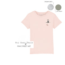 Afbeelding in Gallery-weergave laden, Bij Saar Thuis X Pink Art Street  T-shirt | Rose All Day  Creamy Heather Grey

