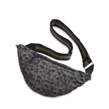 Afbeelding in Gallery-weergave laden, Elinor Bum Bag, Recycled Olive Ani Army/ bl+oli
